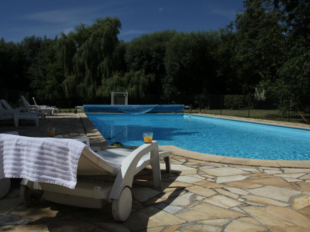 קאנד Beautiful Holiday Home With Pool מראה חיצוני תמונה